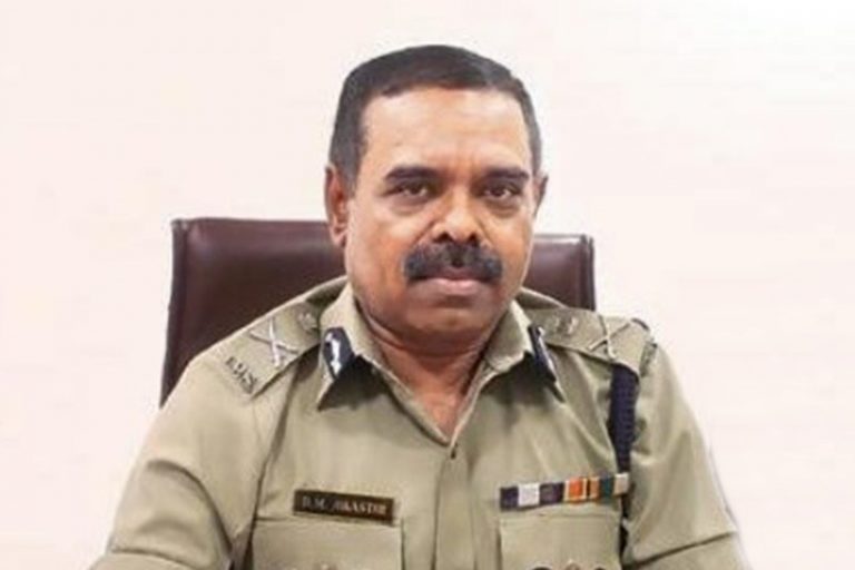 लॉक डाउन का पालन कराते समय अपना मानवीय चेहरा बनाए रखे पुलिस: डीजीपी