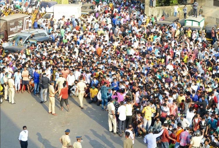 मुंबई में प्रवासी कामगारों का प्रदर्शन : टीवी पत्रकार के खिलाफ प्राथमिकी दर्ज