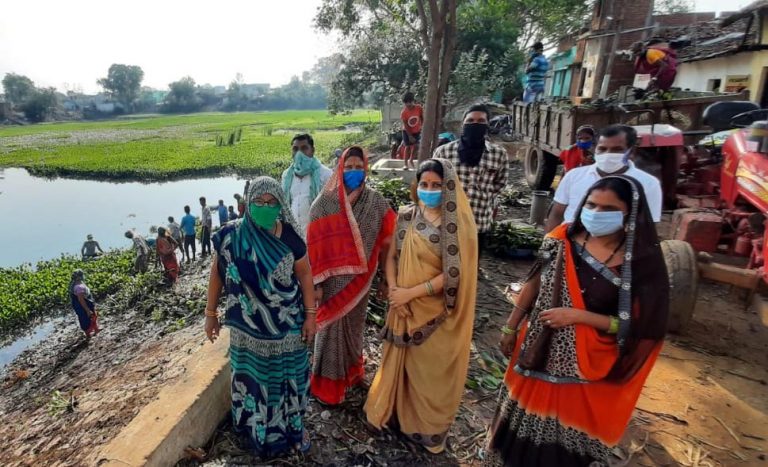 ग्राम पंचायत बेलतरा के तालाबों का भाग्य सवारने में लगे नवनिर्वाचित पंच सरपंच