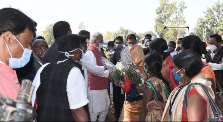 मुख्यमंत्री भूपेश बघेल के केरलापाल पहुंचने पर जनप्रतिनिधियों ने किया आत्मीय स्वागत