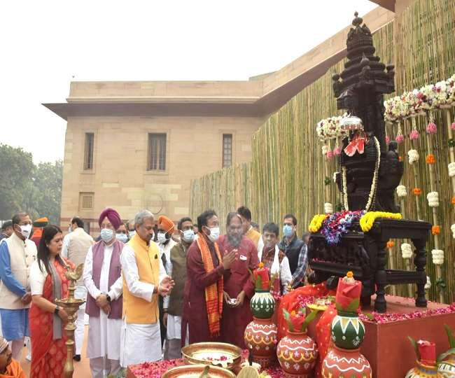 कनाडा से भारत आई 100 साल पहले चोरी हुई मां अन्नपूर्णा की मूर्ति, 15 नवंबर को काशी विश्वनाथ मंदिर में की जाएगी स्थापित