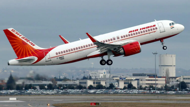 एयर इंडिया का त्योहारों से पहले कर्मियों को तोहफा, एक सितंबर से मिलेगी बढ़ी हुई सैलरी