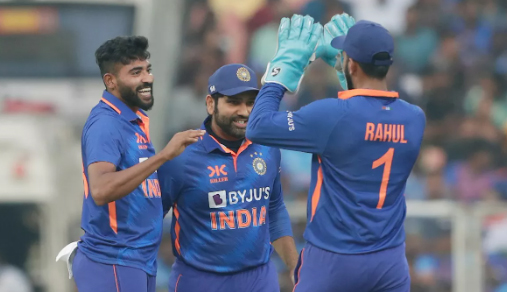 भारतीय टीम से न्‍यूजीलैंड के खिलाफ पहले वनडे में हुई बड़ी चूक, ‘रोहित ब्रिगेड’ पर लगा भारी जुर्माना