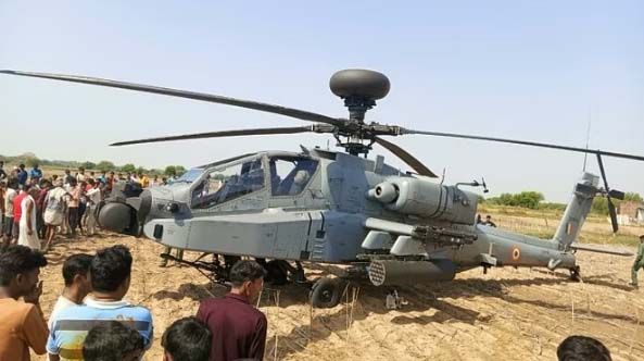 भिंड में एयरफोर्स के अपाचे हेलिकॉप्टर की इमरजेंसी लैंडिंग, जखमौली सिंध नदी के बीहड़ में उतारा गया
