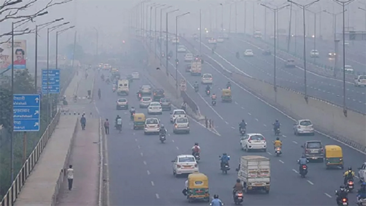 दिल्ली वायु प्रदूषण: रात भर में और बढ़ा प्रदूषण का स्तर, स्वास्थ्य संबंधी चिंताएं बढ़ीं