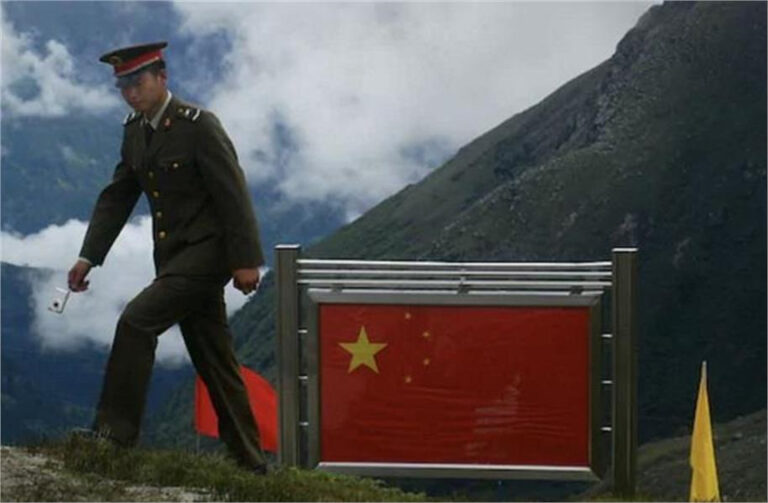 चीन का डबल गेमः भूटान  के भीतर बना रहा सैनिक चौकियां व बस्ती, बढ़ेगा भारत के लिए खतरा !