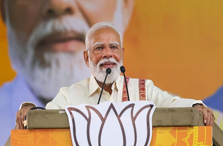 पीएम मोदी का बड़ा बयान, पाक नेता दुआ कर रहे कि भारत का शहजादा बने पीएम