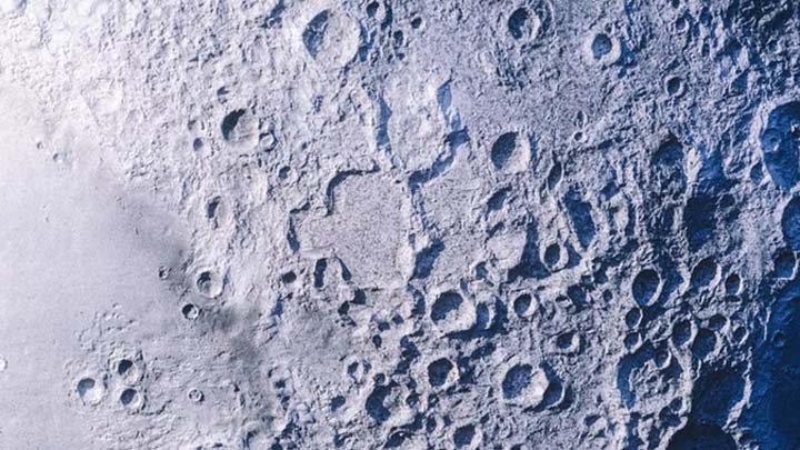 चांद पर बर्फ मौजूद होने की संभावना और बढ़ी, इसरो ने बताया- अध्ययन में सामने आए पुख्ता साक्ष्य