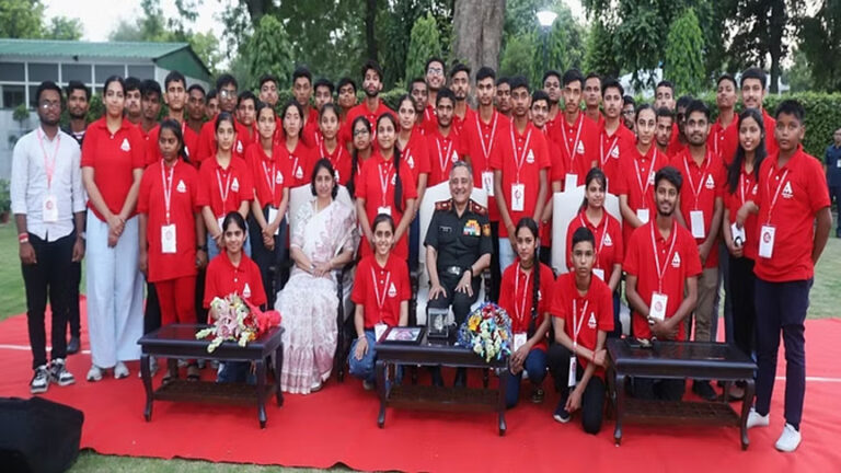 अतुल माहेश्वरी छात्रवृत्ति सम्मान : सीडीएस चौहान ने कहा- यह भारत का समय है, युवाओं की क्षमता से जीतेगा देश