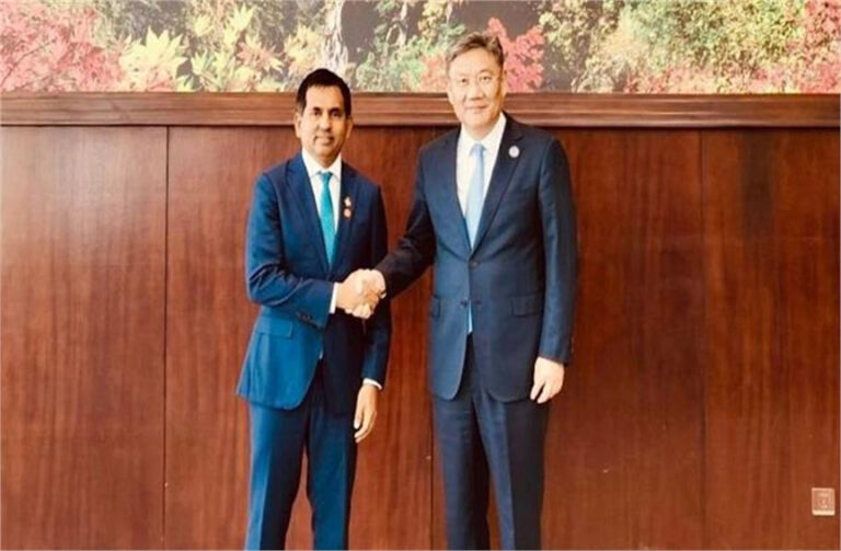 पहली चीन यात्रा पर पहुंचे मालदीव के मंत्री ने कहा-“भारत हमारे लिए सबसे अहम”