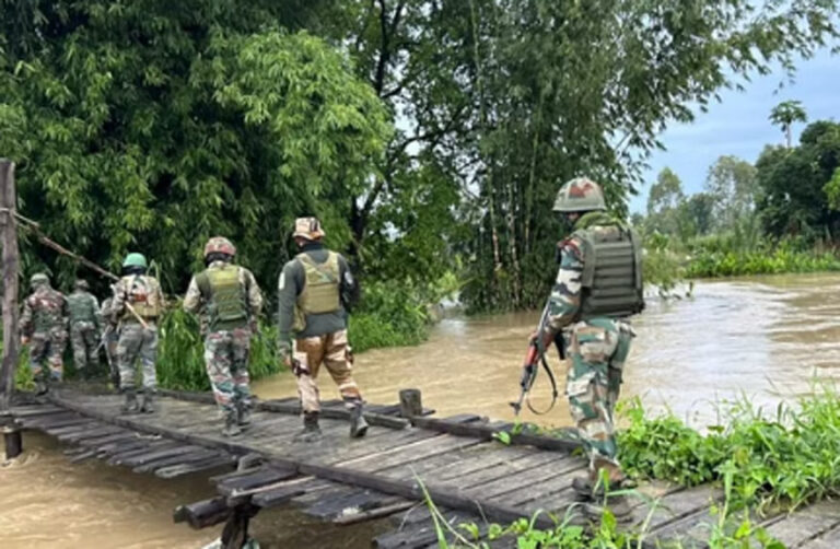 सुरक्षाबलों ने कई जिलों में चलाया सर्च ऑपरेशन, बरामद किया गोला-बारूद का जखीरा