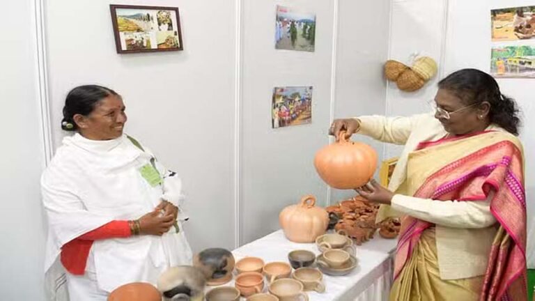 राष्ट्रपति ने कहा- आदिवासियों को नहीं मिल पा रहा केंद्रीय योजनाओं का लाभ, राज्यों से की अपील