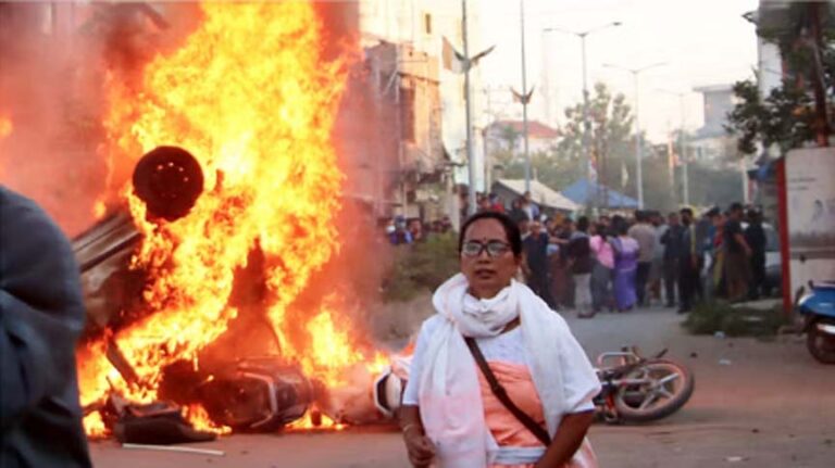 कामजोंग जिले में असम राइफल्स के शिविर पर भीड़ का हमला, जवाब में दागे आंसू गैस के गोले