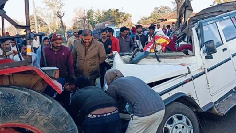 सोनभद्र में बड़ा हादसा: महाकुंभ से लौट रहे श्रद्धालुओं की बोलेरो और ट्रेलर में टक्कर, 4 लोगों की मौत; 7 घायल