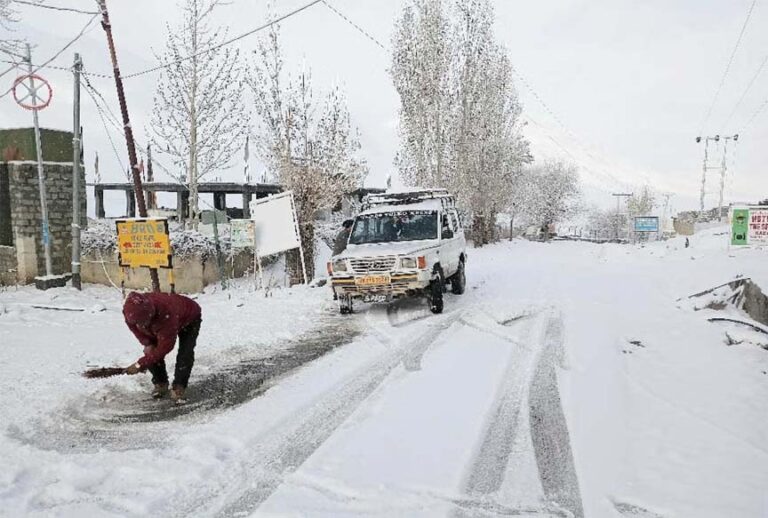 पश्चिमी विक्षोभ सक्रिय; जम्मू-कश्मीर और हिमाचल में भारी बारिश-बर्फबारी, पंजाब में ओलावृष्टि की चेतावनी