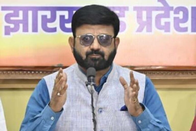 “झारखंड कल्याण की चिंता छोड़ परिवार कल्याण पर सिमटा JMM महाधिवेशन”, प्रतुल शाहदेव का हमला
