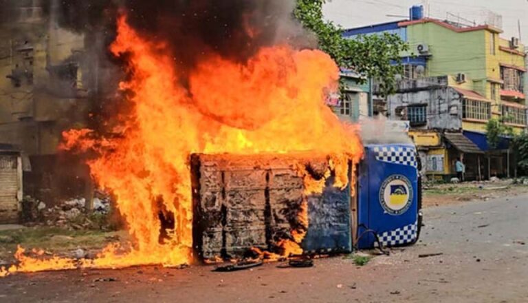 मुर्शिदाबाद हिंसा की जांच करेगी एसआईटी; नौ सदस्यीय टीम गठित