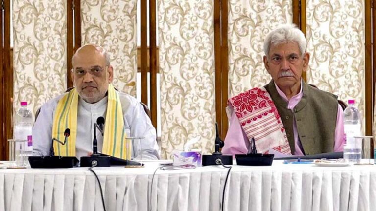 गृहमंत्री शाह की राजभवन में एलजी और सीएम के साथ उच्चस्तरीय बैठक, डीजीपी ने दी जानकारी