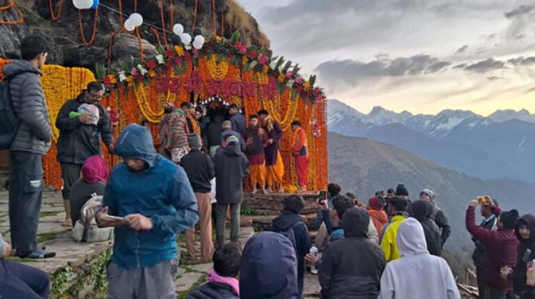 चतुर्थ केदार रुद्रनाथ मंदिर के कपाट खुले, लगे जयकारे…पावन पल के साक्षी बने सैकड़ों श्रद्धालु