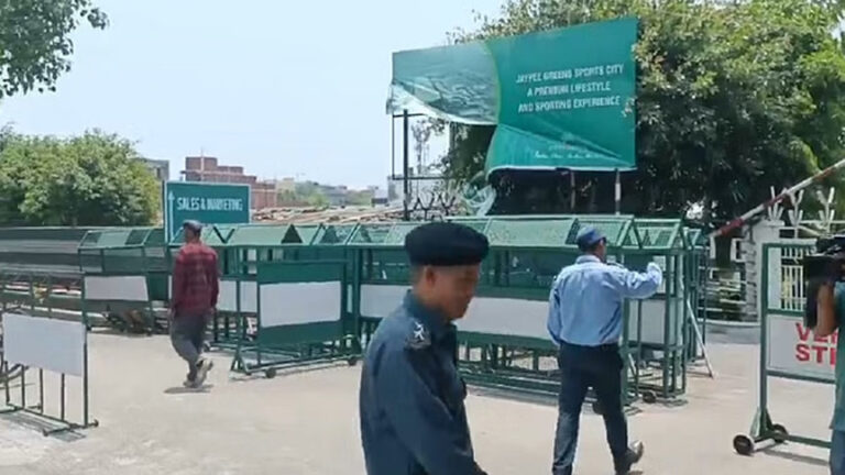 नोएडा में 3 बिल्डर के ठिकानों पर ईडी रेड, दिल्ली-NCR में 15 जगहों पर पहुंची टीम; खंगाल रही दस्तावेज