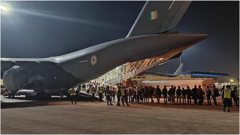 इस्राइल से लौटे 326 भारतीय नागरिक, MEA बोला- विदेश में भारतीयों की सुरक्षा हमारी प्राथमिकता