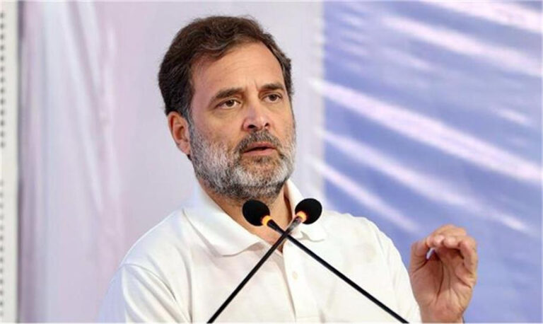 गरीबों से सपना देखने का हक भी छीन लिया गया है: राहुल