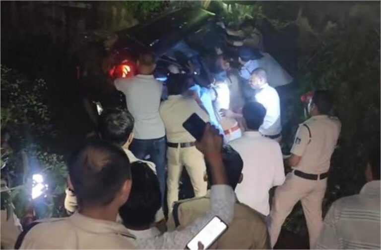 ग्वालियर में दर्दनाक हादसा, कार ने कांवड़ियों को कुचला, 4 की दर्दनाक मौत