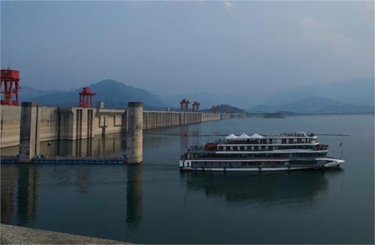 चीन ने तिब्बत में ब्रह्मपुत्र पर शुरू किया दुनिया का सबसे बड़ा बांध निर्माण, जानिए भारत की चिंता क्यों बढ़ी?