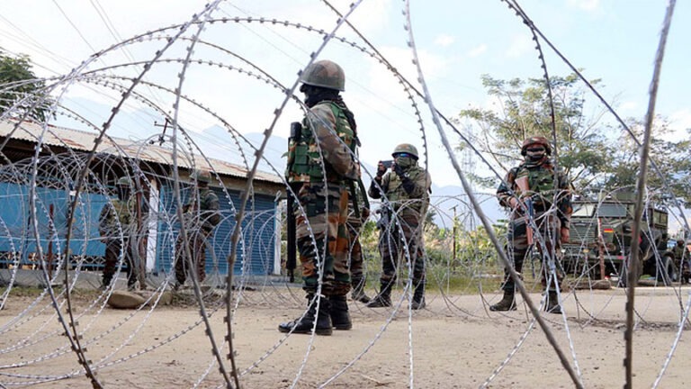 इंफाल पूर्व और पश्चिम जिलों से चार उग्रवादी गिरफ्तार, भारी मात्रा में हथियार भी बरामद