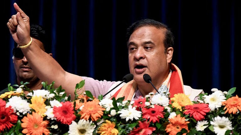 ‘राहुल गांधी ने अतिक्रमणकारियों को भड़काया’, पुलिस के साथ झड़प में शख्स की मौत के बाद हिमंत का दावा