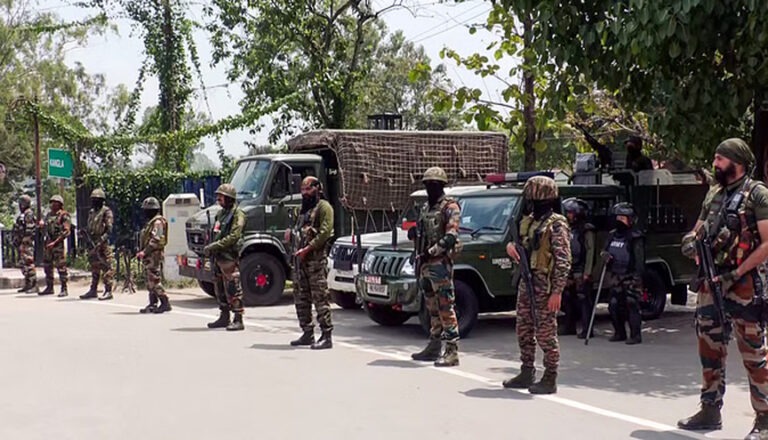 मणिपुर के देइवाइजांग गांव में गोलीबारी, आपसी झड़प में मारे गए कुकी उग्रवादी संगठन के पांच सदस्य