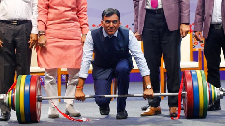 मनसुख मंडाविया बोले: ओलंपिक की मेजबानी के लिए तैयार रहे भारत, 10 खेल देशों में शामिल होने का प्रयास करें