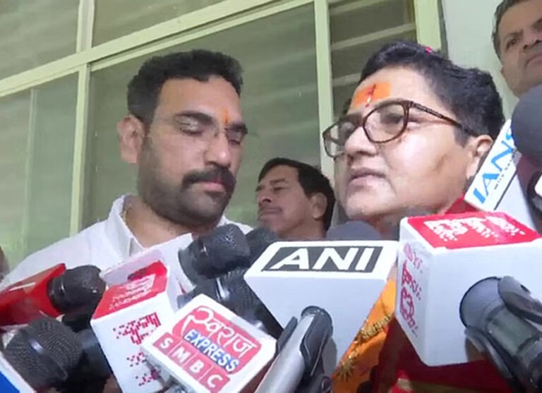 ‘मुझसे जबरन मोदी-योगी का नाम लेने को कहा गया’, साध्वी प्रज्ञा ठाकुर का बड़ा बयान