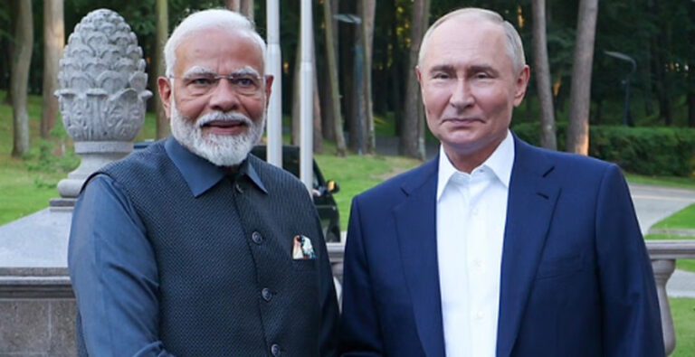 ‘भारतीय तेल कंपनियों द्वारा रूस से तेल खरीदना बंद करने की कोई खबर नहीं’, ट्रंप के बयान के बीच बड़ा अपडेट