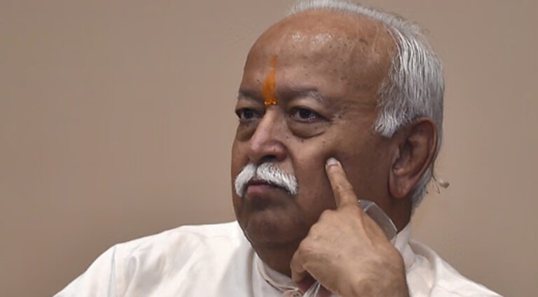 मालेगांव विस्फोट: ‘मोहन भागवत को गिरफ्तार करने के लिए कहा गया था’; मामले की जांच कर रहे पूर्व ATS अफसर का दावा