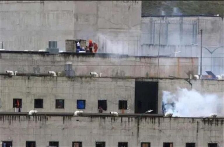 जेल में दंगा, गोलियों की गड़गड़ाहट और धमाकों से दहला इक्वाडोर, 14 लोगों की मौत