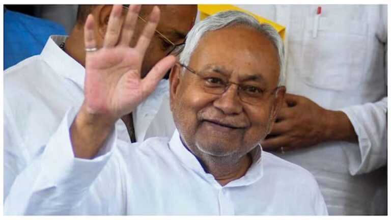 नीतीश सरकार ने राज्यकर्मियों को दी एक और बड़ी सौगात, समय से पहले किया जाएगा इस महीने का भुगतान