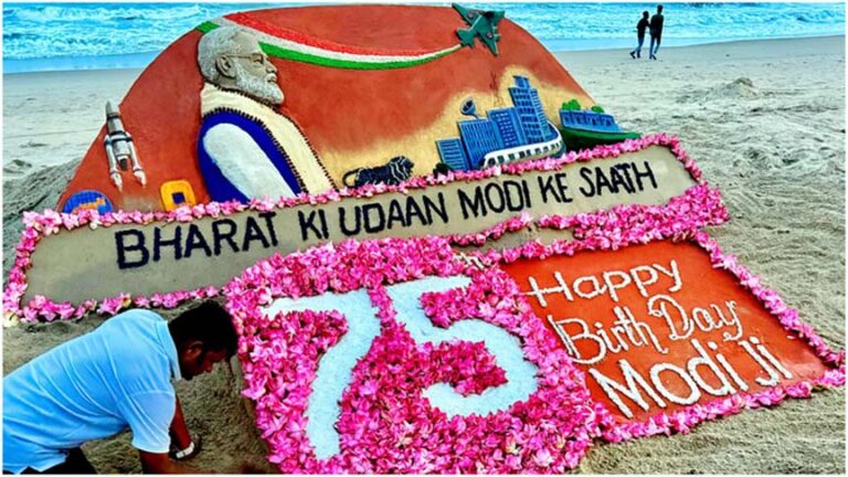 ‘दुनिया आपके मार्गदर्शन पर भरोसा जता रही’, राष्ट्रपति और उप-राष्ट्रपति ने पीएम मोदी को बधाई