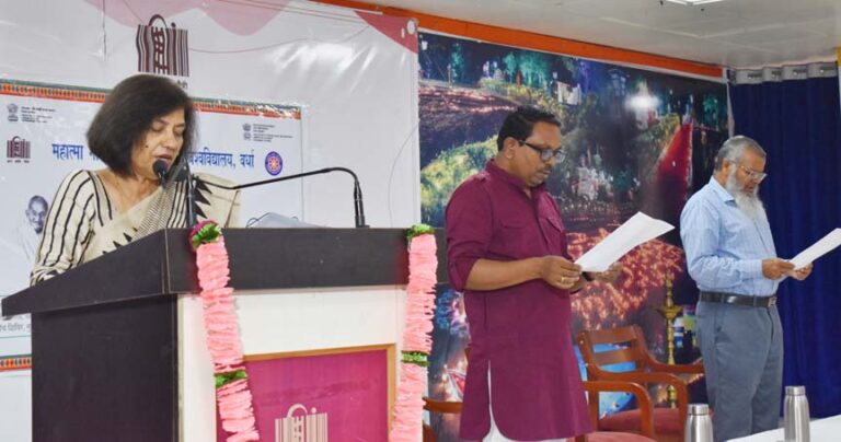 हिंदी विश्‍वविद्यालय में स्‍वच्‍छोत्‍सव का हुआ शुभारंभ