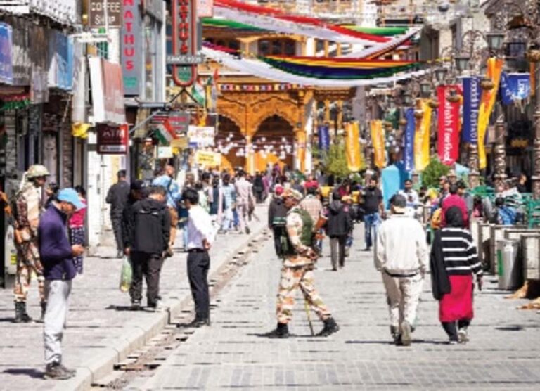 लद्दाख पर कांग्रेस के सवाल: खरगे ने गलवां का जिक्र कर सरकार को घेरा, राहुल बोले- फायरिंग की न्यायिक जांच हो