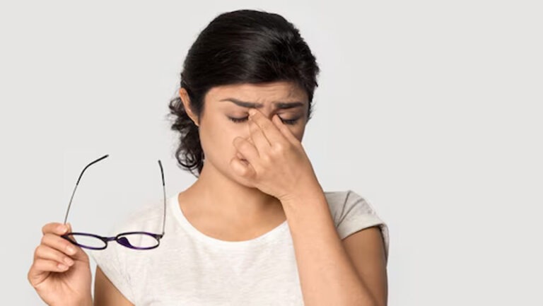 “इस एक विटामिन की कमी से कमजोर हो जाती है आंखों की रोशनी