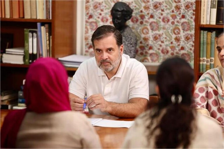 ‘मेरा बच्चा जहरीली हवा में साँस ले रहा है!’ राहुल गांधी ने शेयर किया माँओं का दर्द, संसद में चर्चा की रखी माँग