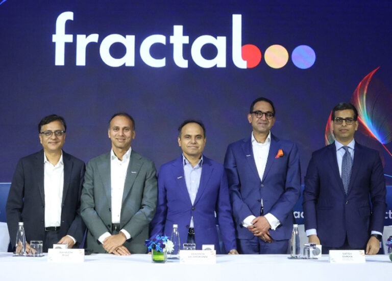 सार्वजनिक उड़ान के लिए तैयार है फ्रैक्टल एनालिटिक्स 