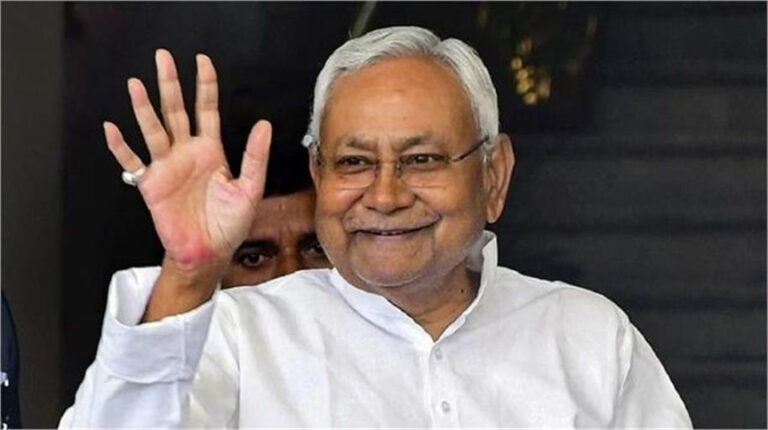नीतीश कुमार ने राज्यसभा सांसद के रूप में आज ली शपथ, चारों सदनों के सदस्य बनने वाले बिहार के दूसरे सीएम