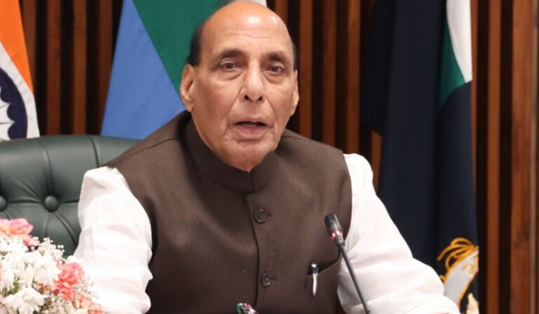 ‘पश्चिम एशिया संकट पर सतर्क रहे भारत, हर स्थिति से निपटने की तैयारी जरूरी’, राजनाथ सिंह का बयान