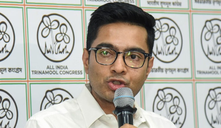 पश्चिम बंगाल: चुनाव से पहले I-PAC निदेशक की गिरफ्तारी पर सियासत तेज, अभिषेक बनर्जी बोले- यह लोकतंत्र पर हमला