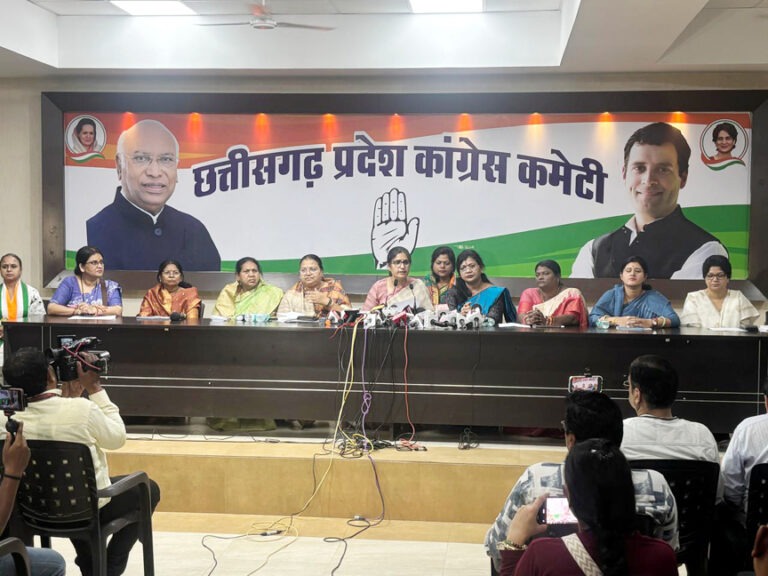 रंजीत रंजन एवं कांग्रेस की महिला विधायकों की पत्रकार वार्ता