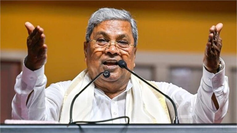 कर्नाटक के मुख्यमंत्री पद से इस्तीफा देने के बाद सिद्धरमैया ने सोनिया गांधी, राहुल से मुलाकात की