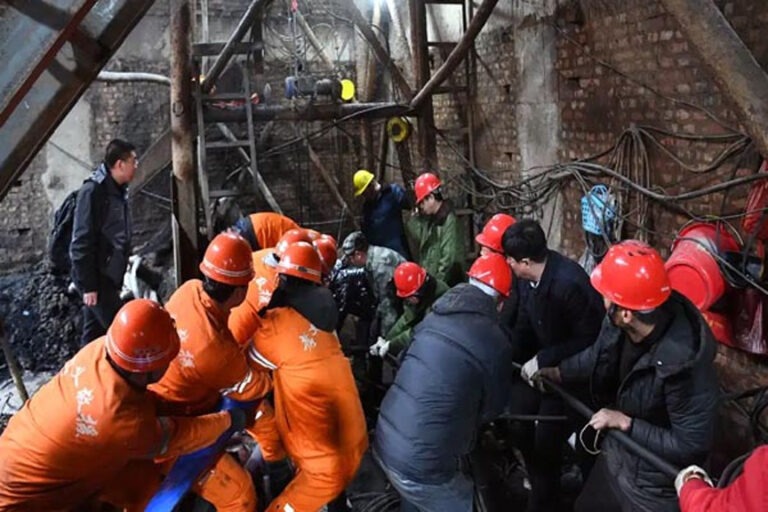चीन की कोयला खदान में भीषण हादसा, गैस विस्फोट में गई 82 लोगों की जान; कई मजदूर अभी भी फंसे