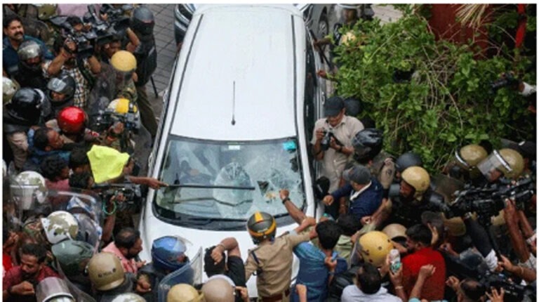 केरल में ईडी की टीम पर हमला मामला: उपद्रव करने वाले आठ आरोपी गिरफ्तार, पूर्व सीएम विजयन की तलाशी पर मचा था बवाल